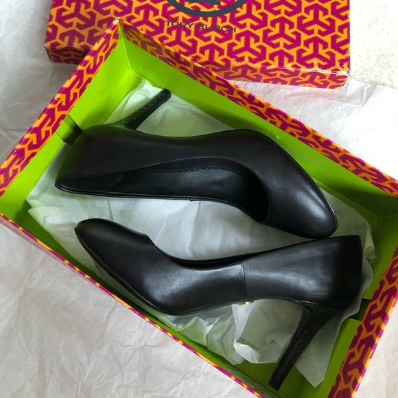 [Pre-loved] Tory Burch Mabel Black Leather Pumps - Picture 2 of 8